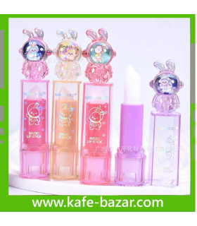 بالم و مرطوب کننده لب فضایی